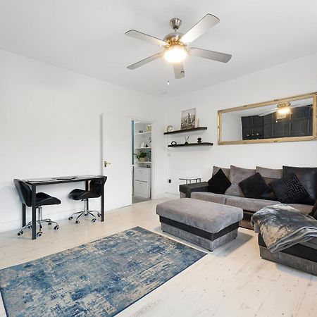 Spacious One Bedroom Private Flat In Brixton +Wifi London Ngoại thất bức ảnh